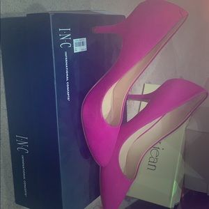 INC international concepts deep fuchsia pumps